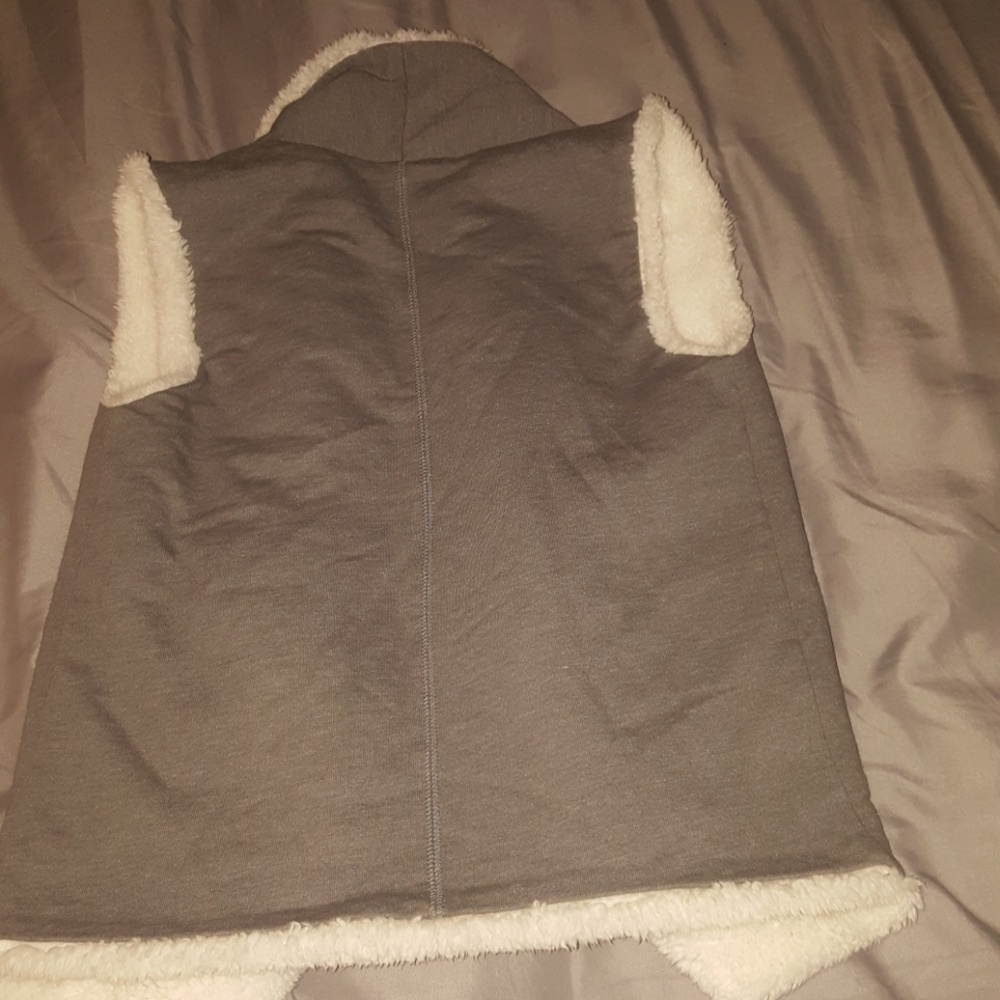 Vest - Picture 2 of 2